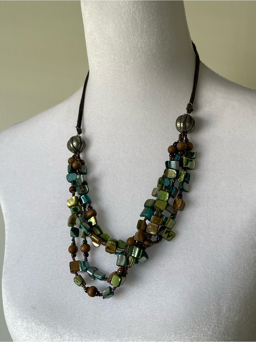 Multicolor Dyed MOP Mother Of Pearl Beaded Green Blue Necklace 22”